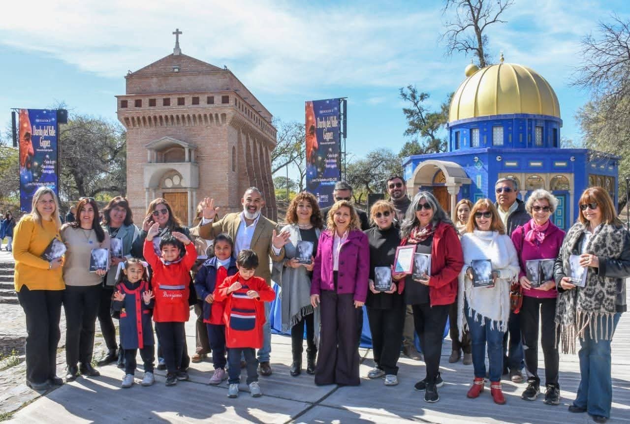 La intendente Fuentes destacó la obra literaria de Dardo del Valle Gómez en una jornada evocativa realizada en el parque del Encuentro