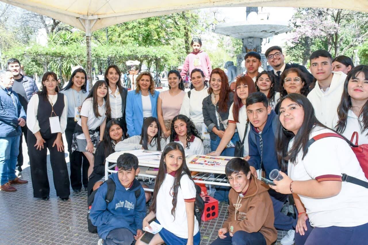 La intendente Fuentes participó junto a la ministra de Educación Nassif de una jornada sobre prevención de suicidio