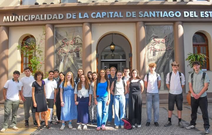 La intendente Fuentes recibió la visita de una delegación de alumnos franceses