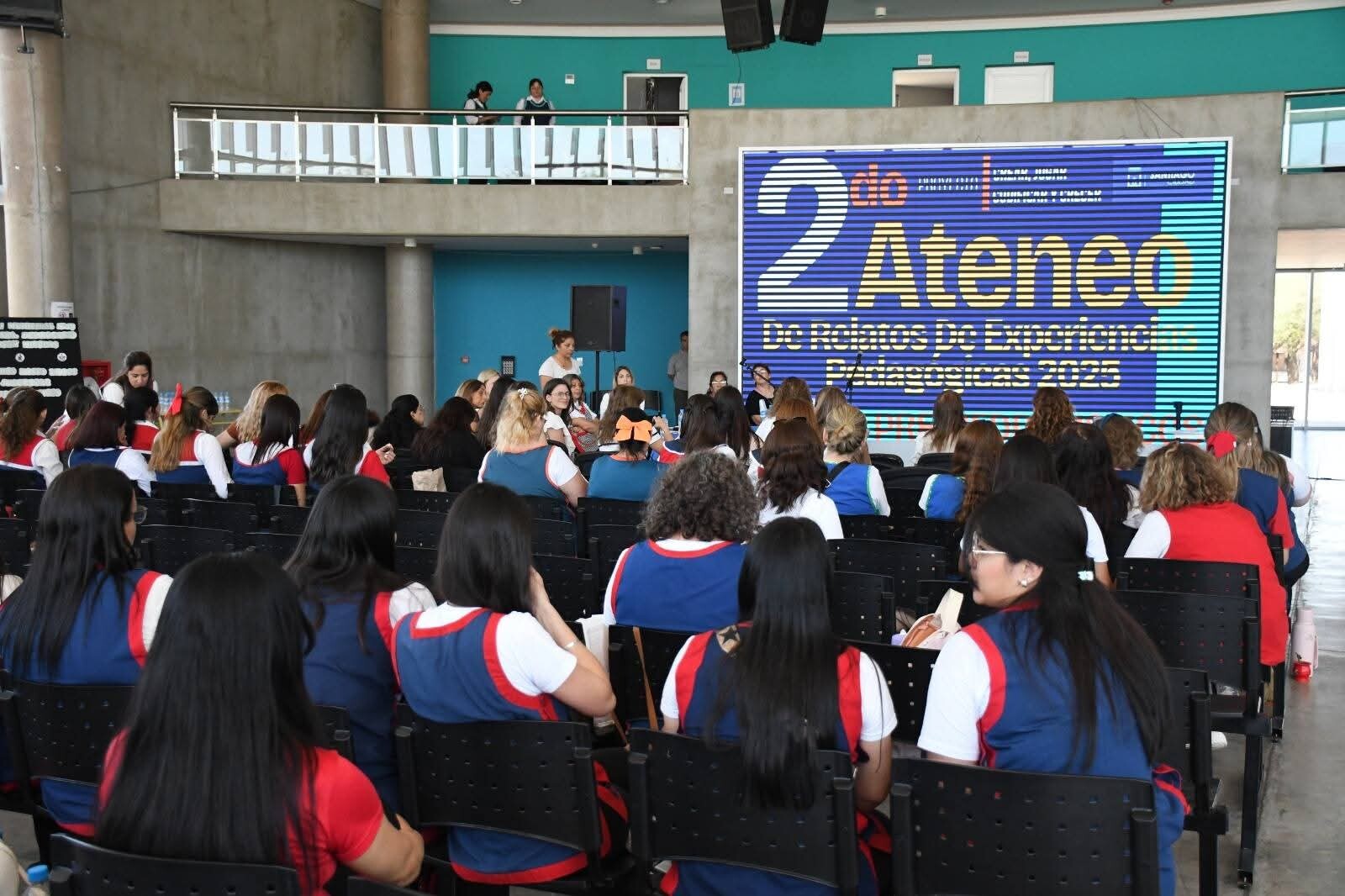 El Servicio Educativo de la Municipalidad de la Capital realizó el 2° ateneo de socializacion de experiencias del proyecto «Crear, jugar, codificar y crecer” juegos preajedrecisticos, implementado en los jardines de infantes.