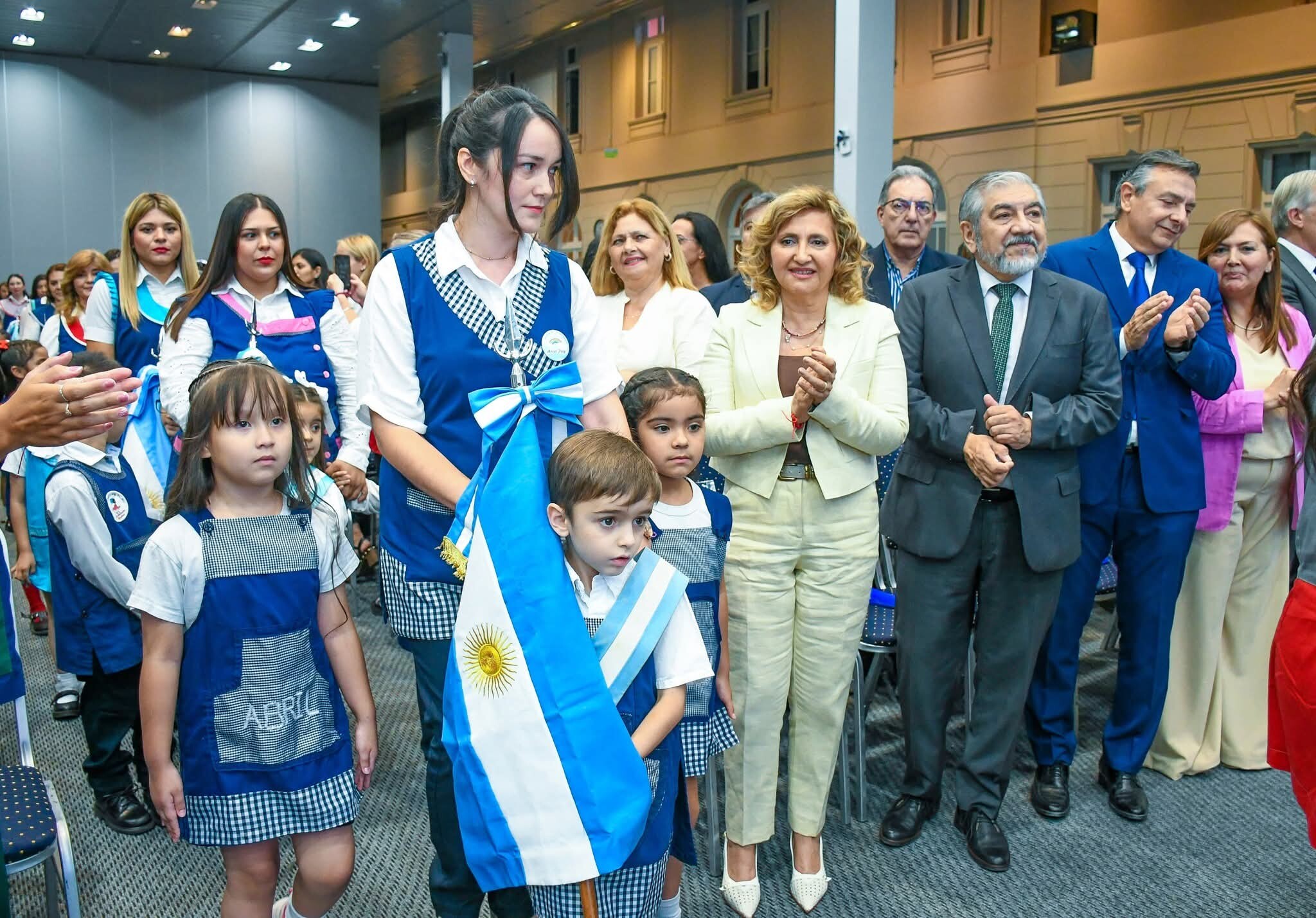 FB_IMG_1764991486515.jpg La intendente Fuentes cerró el ciclo lectivo 2025 de los jardines de infantes municipales