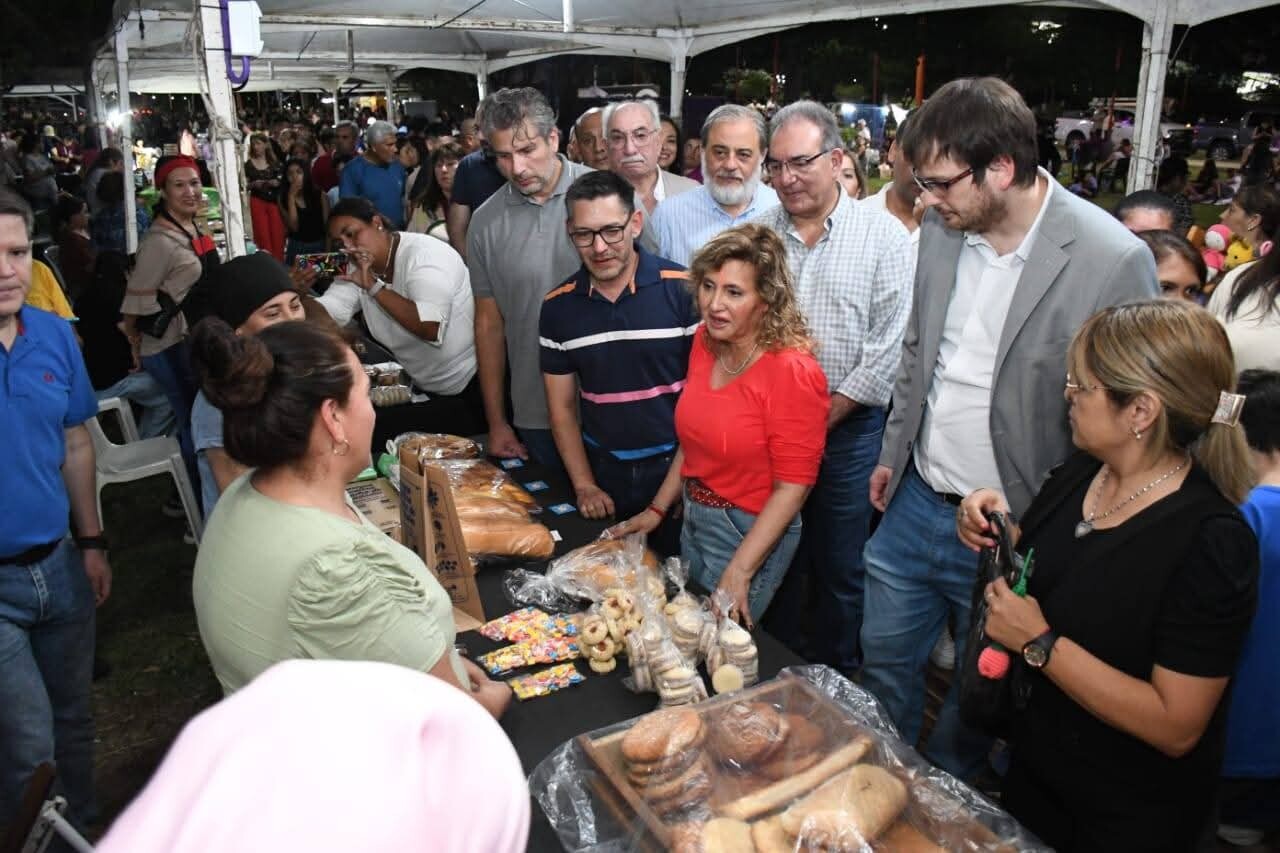 La intendente Fuentes dio inicio a una nueva edición de Santiago es Tu Rio con la presencia multitudinaria de asistentes