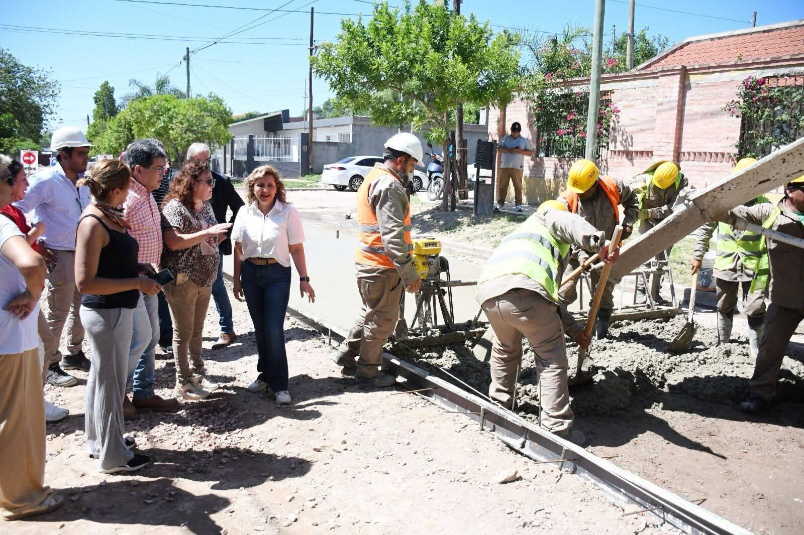 La intendente Fuentes destacó el avance de la pavimentación de 19 cuadras en el barrio Juan Felipe Ibarra