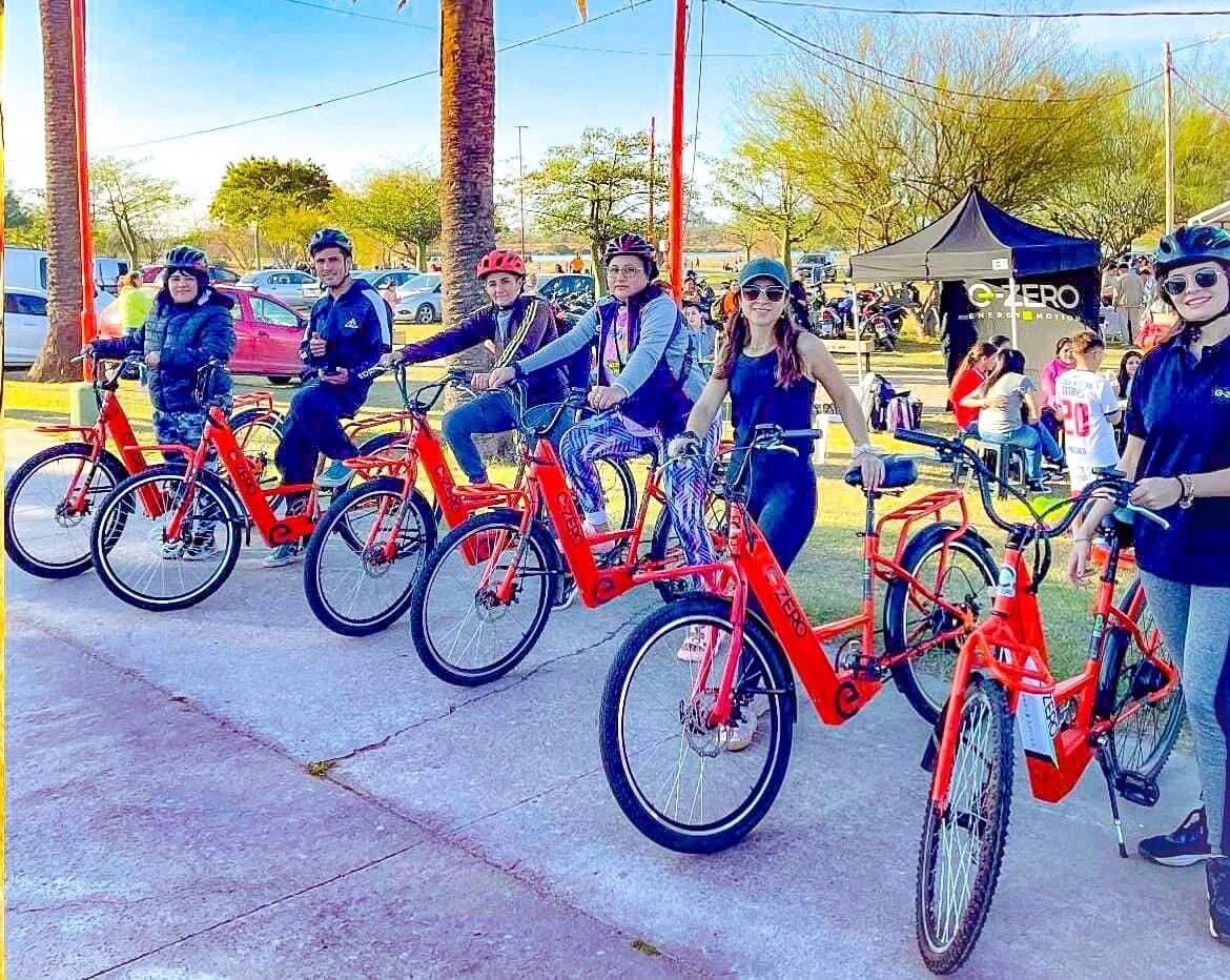 Santiago es tu Río invita a recorrer lugares emblemáticos de la ciudad en bicicletas eléctricas de manera gratuita