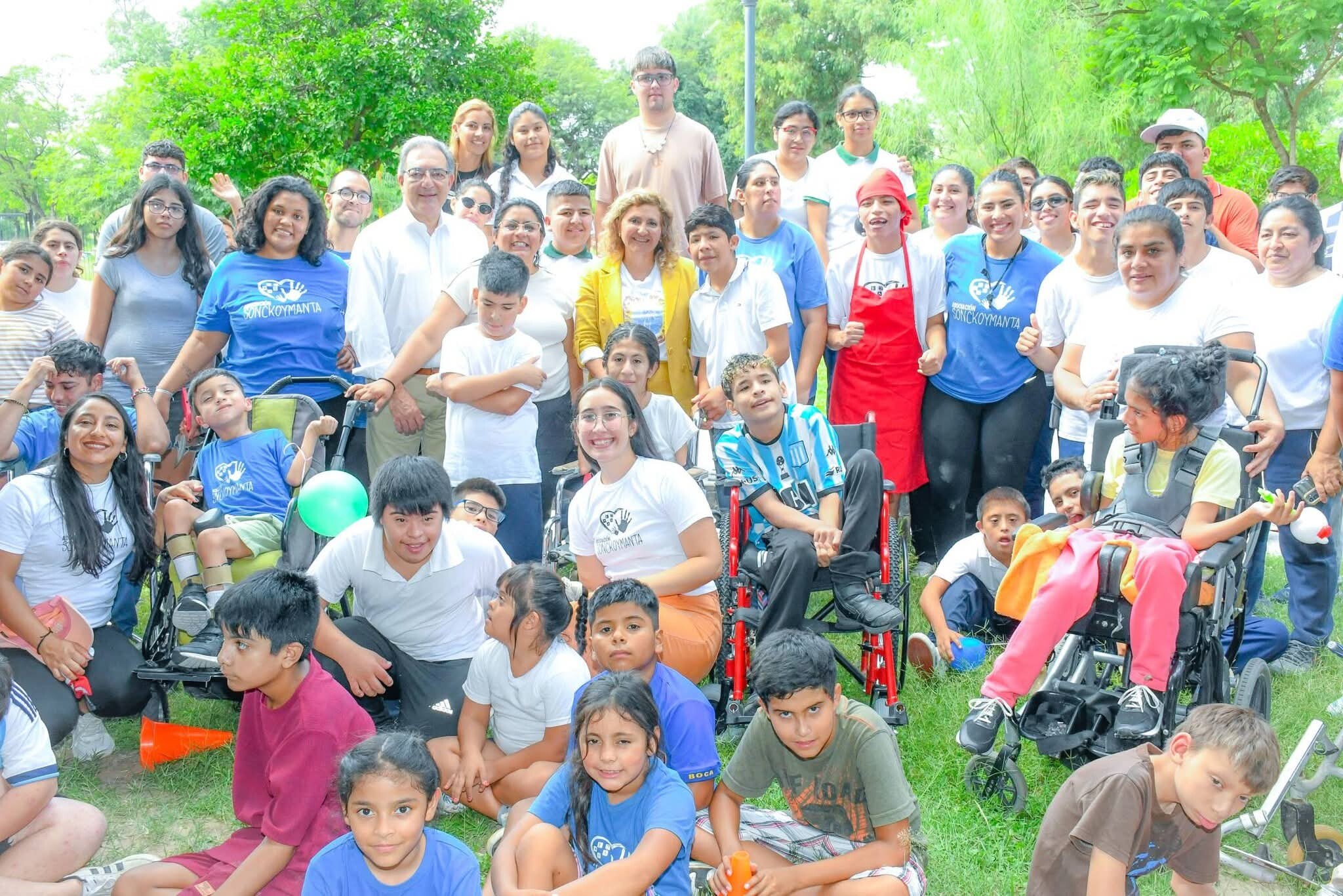 La intendente Fuentes visitó la colonia de vacaciones itinerante e inclusiva de Sonckoymanta