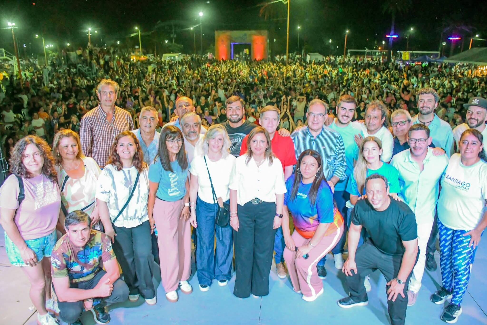 FB_IMG_1771818665014.jpg La intendente Fuentes destacó la participación de los vecinos y emprendedores en Santiago es tu Río