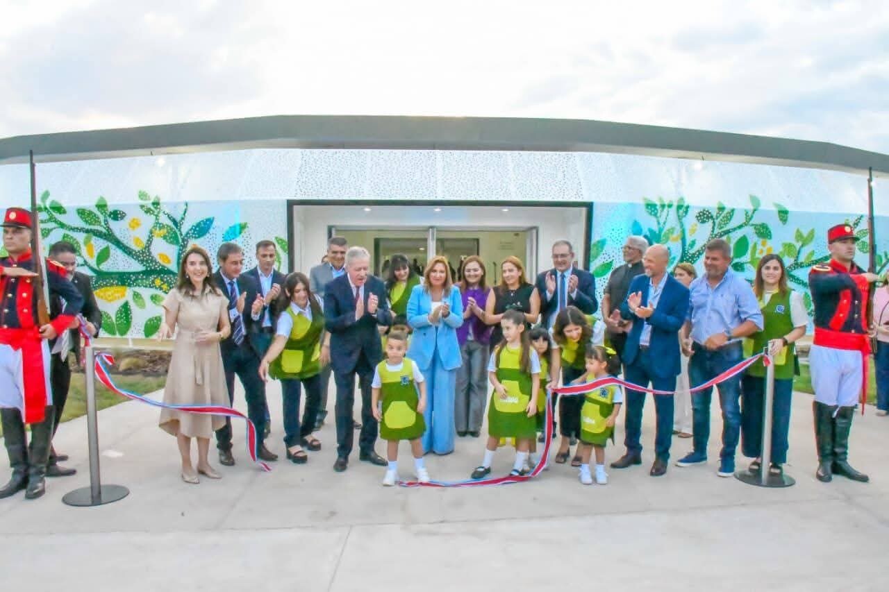 El gobernador Suárez y la intendente Fuentes inauguraron el jardín municipal N*27 Papa Francisco