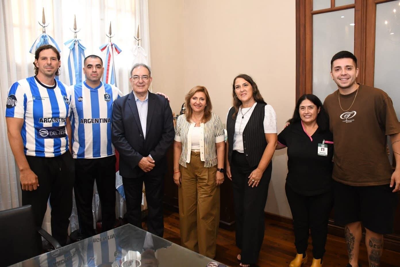 La intendente Fuentes recibió a los convocados a la preselección argentina masculina de cestoball