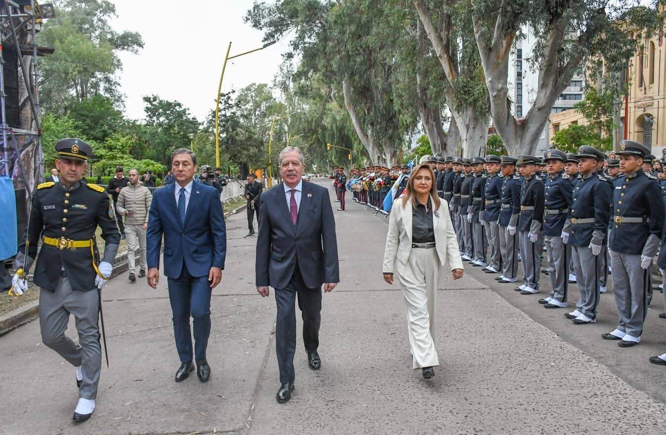 La intendente Fuentes participó del acto por el 206° aniversario de la Autonomía de la Provincia