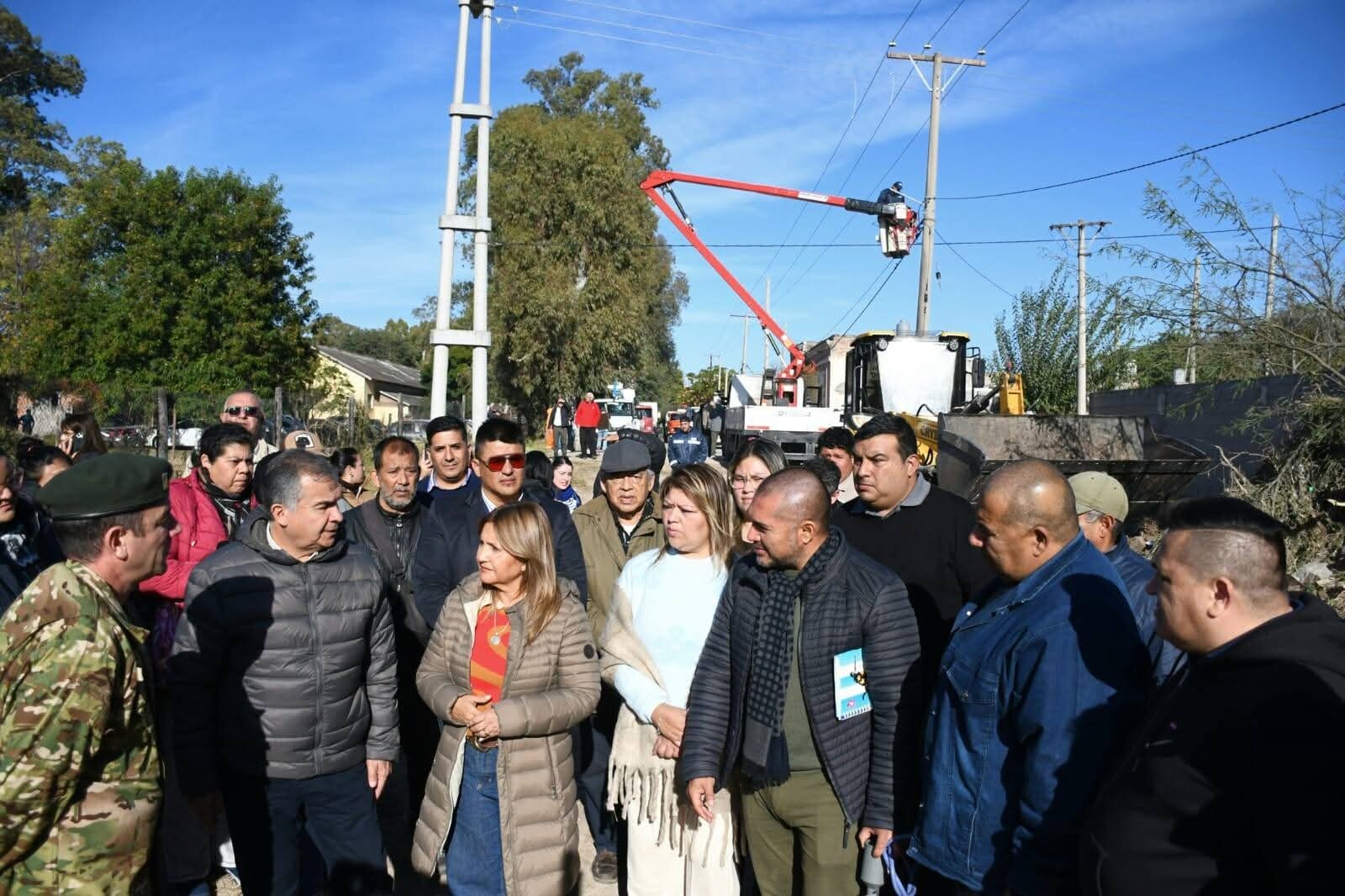 La intendente Fuentes encabezó la intervención de varias áreas operativas en el barrio Parque La intendente Fuentes encabezó la intervención de varias áreas operativas en el barrio Parque