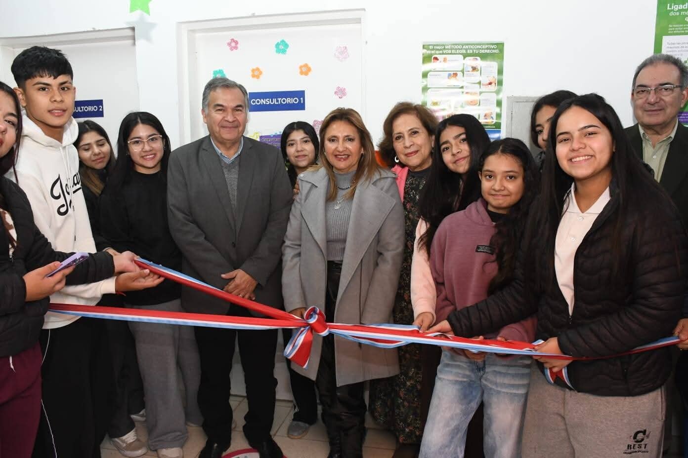 FB_IMG_1781035258760.jpg La intendente Fuentes y la ministra de Salud Nassif inauguraron un consultorio de salud integral para adolescentes