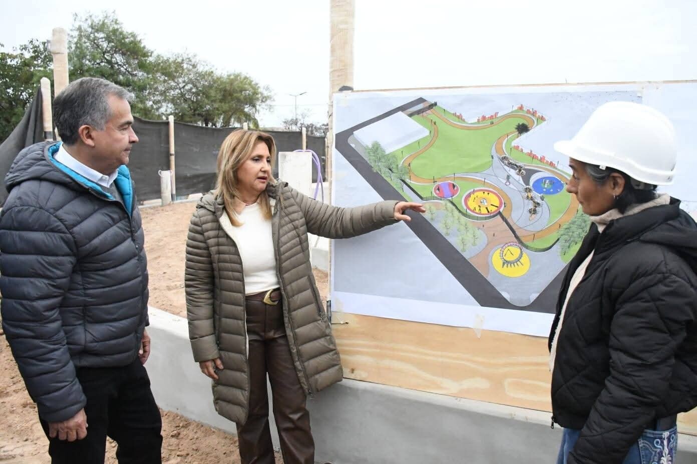 La intendente Fuentes supervisó la obra de la nueva Plaza de las Ciencias La intendente Fuentes supervisó la obra de la nueva Plaza de las Ciencias