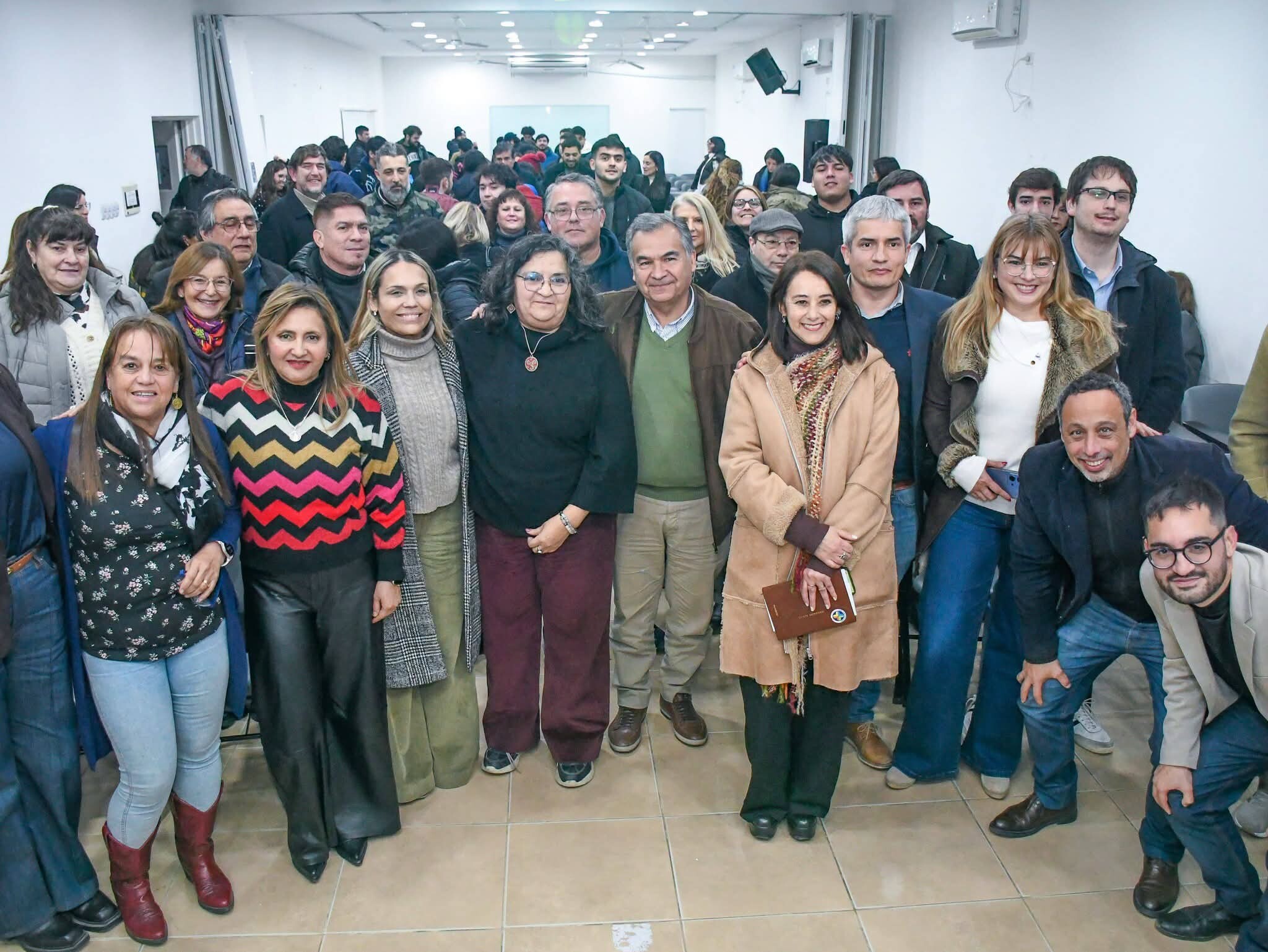FB_IMG_1783047345446.jpg El Ing. Benavente participó del conversatorio académico sobre Educación y nuevas tecnologías en la Unse