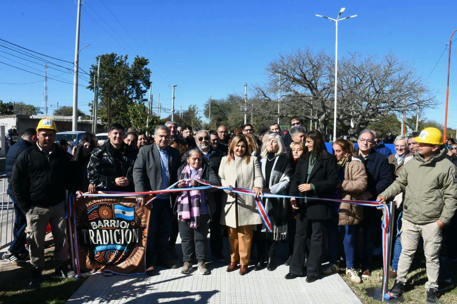 La intendente Fuentes inauguró la remodelación integral de la plazoleta Prof. José Gómez Basualdo en el barrio Tradición