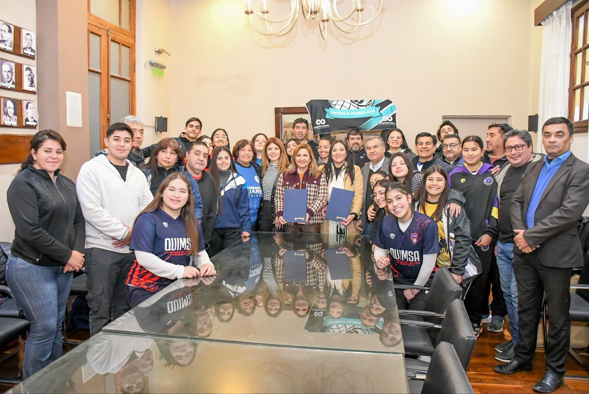 FB_IMG_1787195191419.jpg La Municipalidad y la Federación de Voley firmaron un convenio para que se constituya su sede en un predio del barrio Campo Contreras