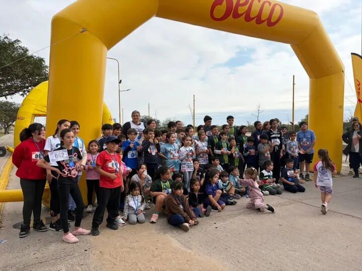 Una mañana de alegría y deporte: los chicos fueron protagonistas en la Maratón de Postas UTEDYC que fue declarada de interes municipal Una mañana de alegría y deporte: los chicos fueron protagonistas en la Maratón de Postas UTEDYC que fue declarada de interes municipal