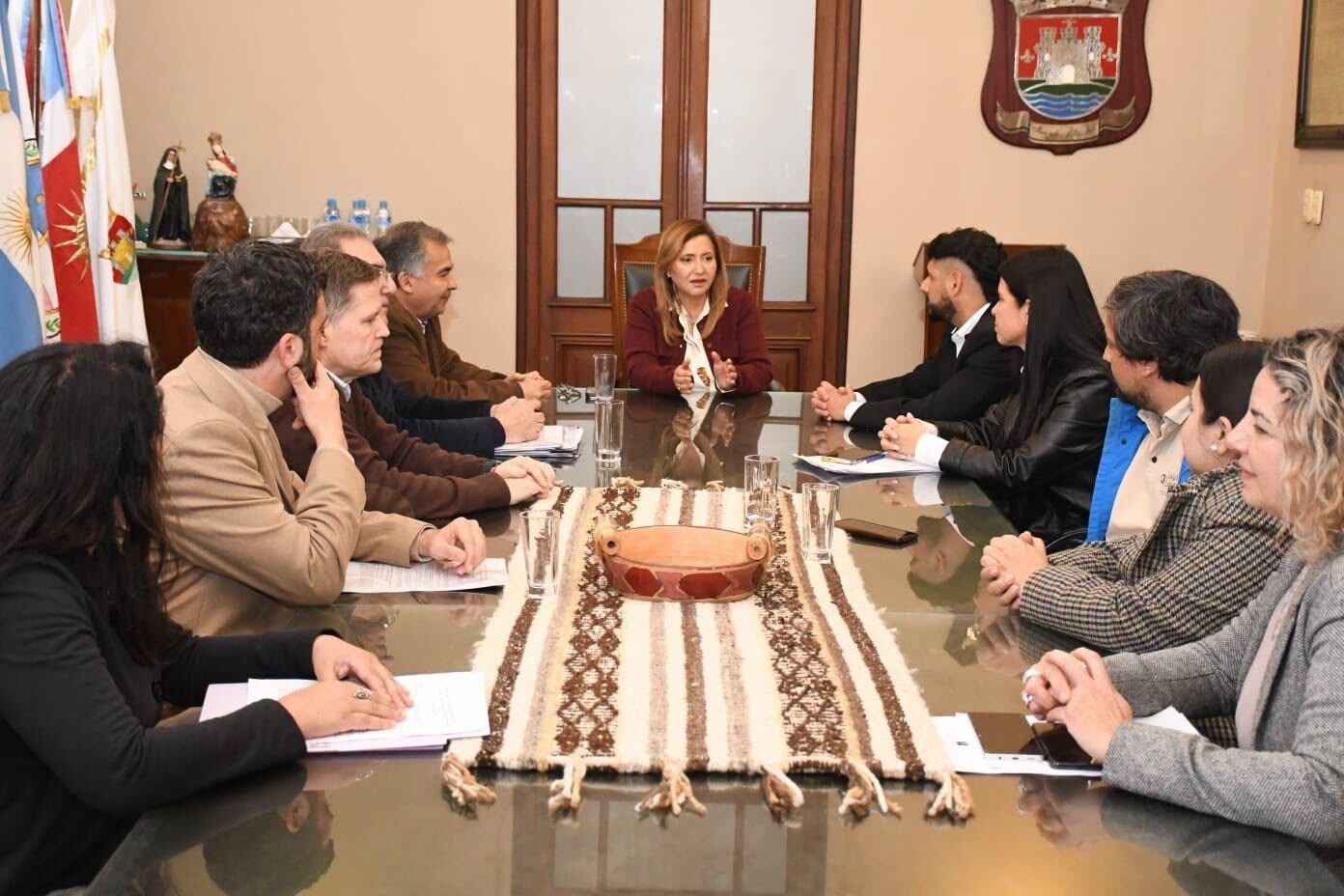 La intendente Fuentes se reunió con directivos de una cooperativa de gestión cultural y turística