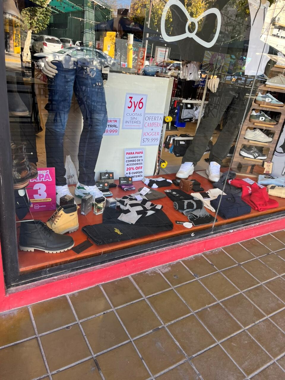 FELIZ-DÍA-PAPA-2-COMERCIO.jpeg Las ventas minoristas registraron una baja del 5% en el Comercio sanjuanino