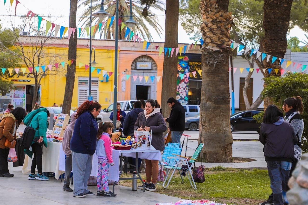 FERIA-ARTESANOS-1.jpeg