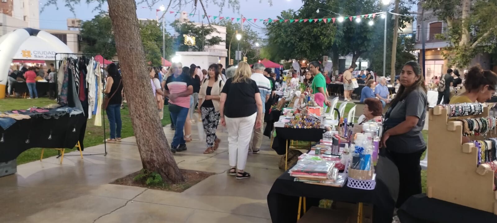 FERIA-NAVIDAD-3.jpeg