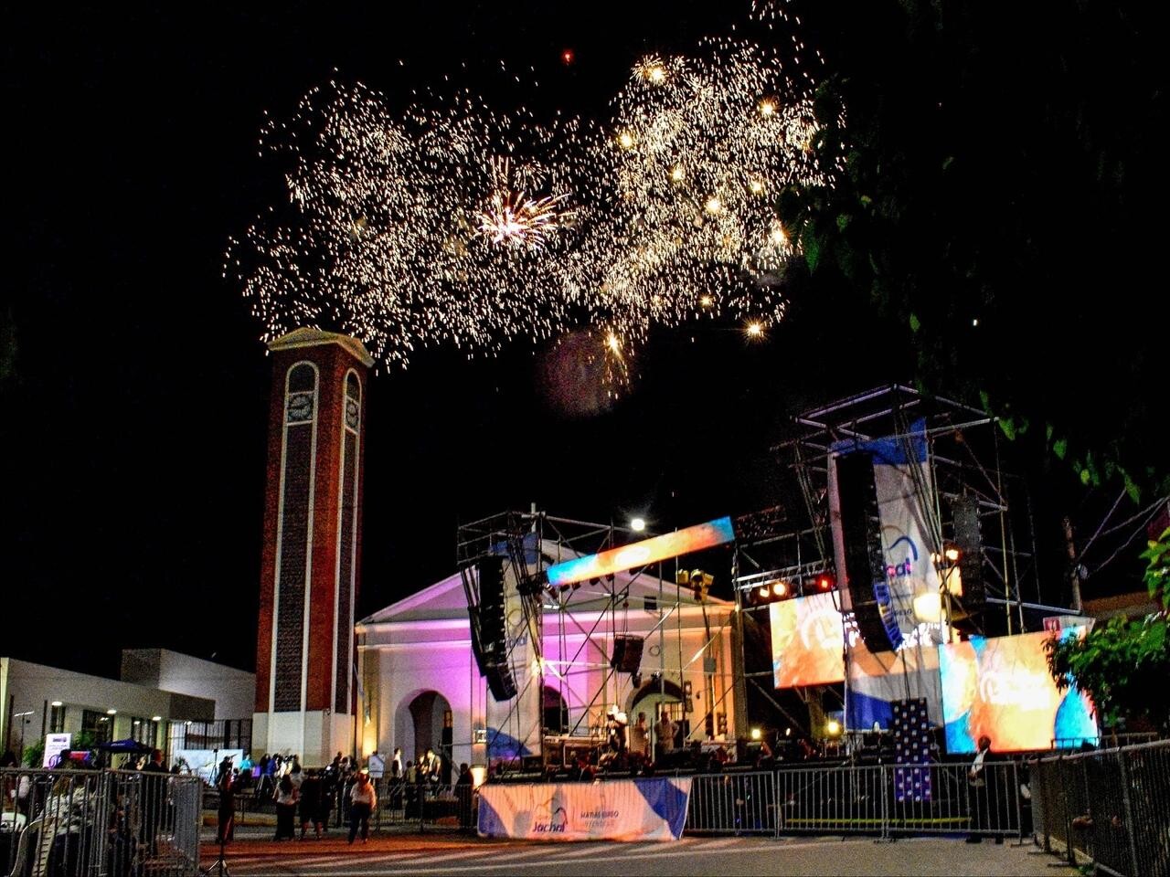 FIESTA-PLAZA-1.jpeg FIESTA-PLAZA-1.jpeg