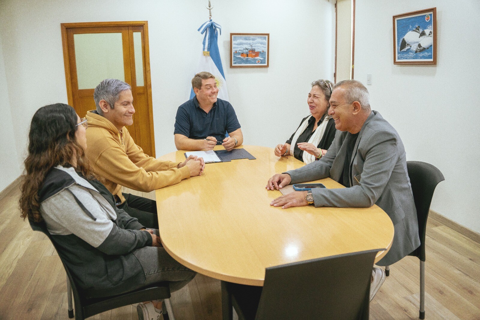 Rawson renovo el convenio del curso gratuito de lengua de señas