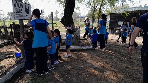 FOTO-CHARLA-BECAS.jpg Alumnos de un jardín de infantes local visitaron la Granja de Adaptación de la UNaF