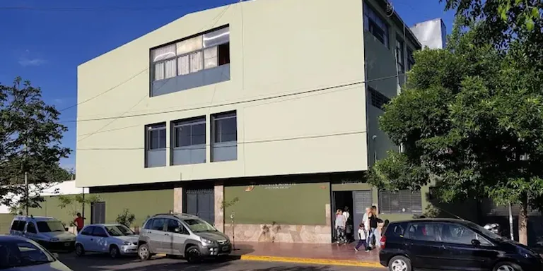 Tragedia en una escuela: un adolescente de 15 años murió tras descompensarse en clase de educación física