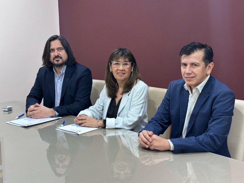 Felipe Cisneros, Marcela Juárez y Marcelino Ledesma.jpeg AGENCIA UNSE: HUMANIDADES DICTARÁ CURSOS DE INGLÉS EN MONTE QUEMADO