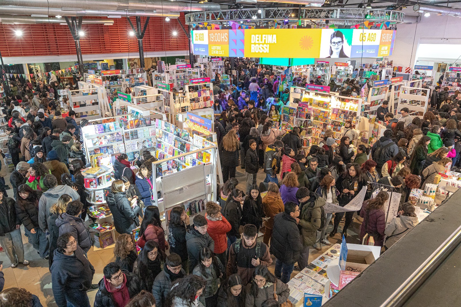 Feria-del-Libro-1.jpeg Comodoro Rivadavia celebra la lectura con una feria vibrante y diversa