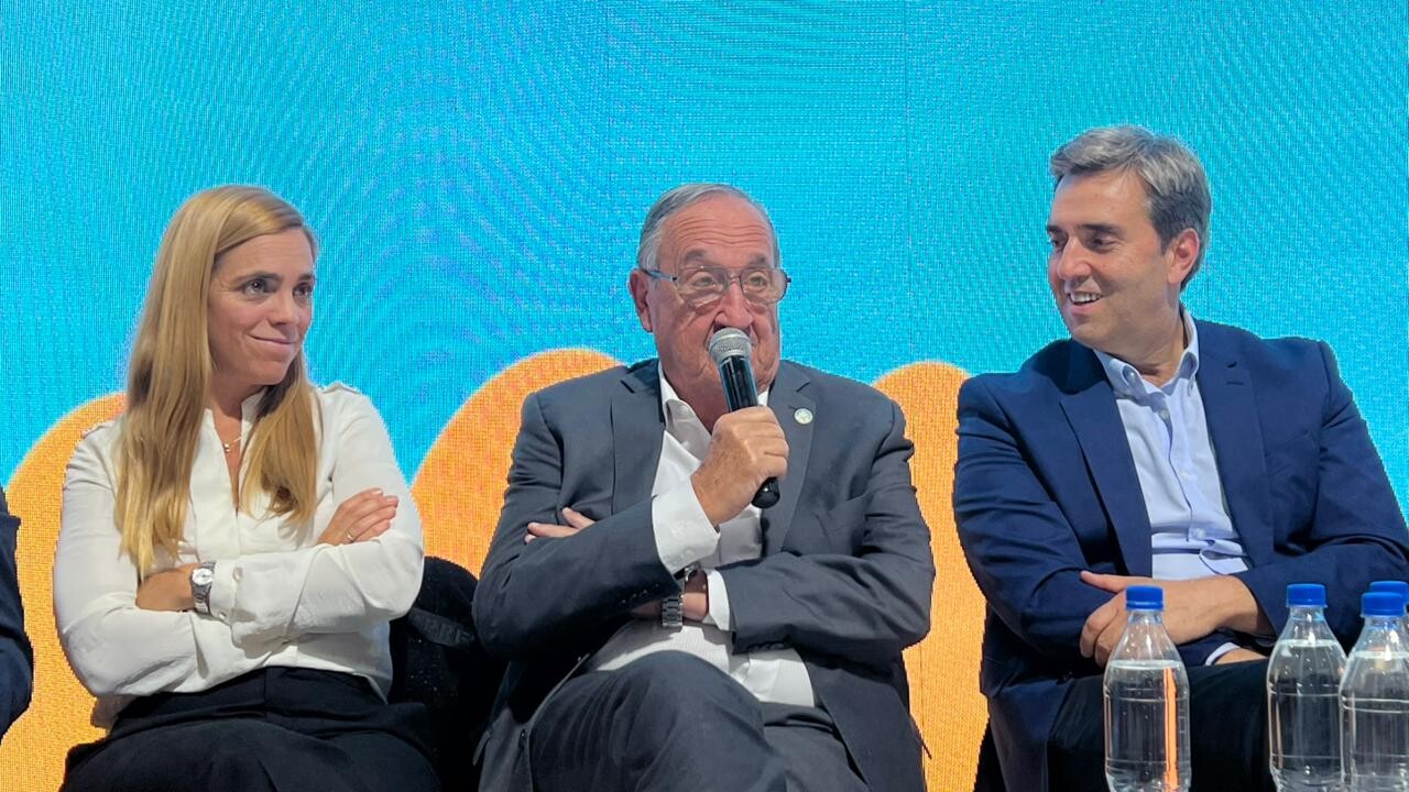 Lunghi expuso sobre el modelo de desarrollo de Tandil en la Feria Internacional del Libro