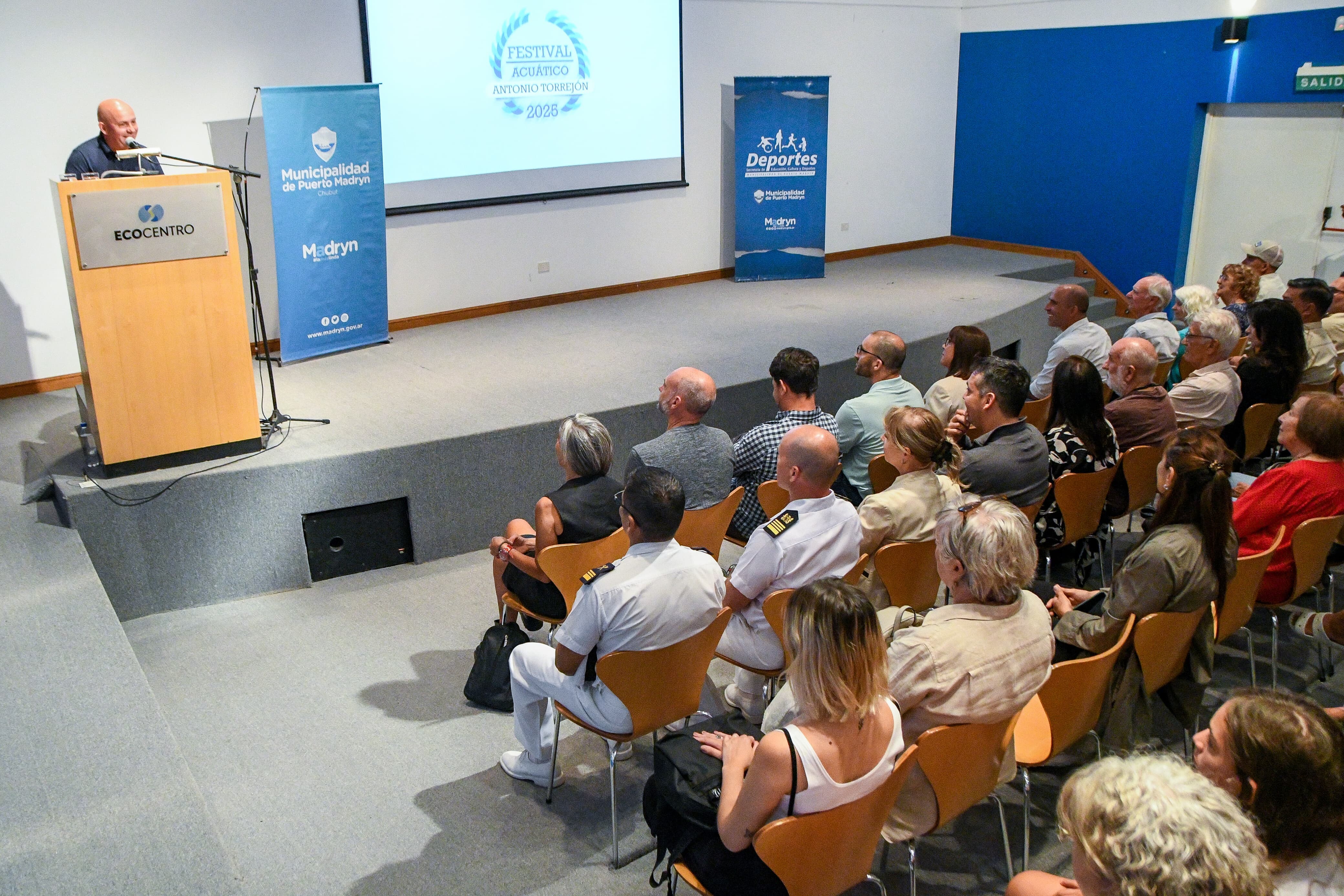 Gustavo Sastre encabezó la apertura de la 6ª edición del Festival Acuático “Antonio Torrejón”