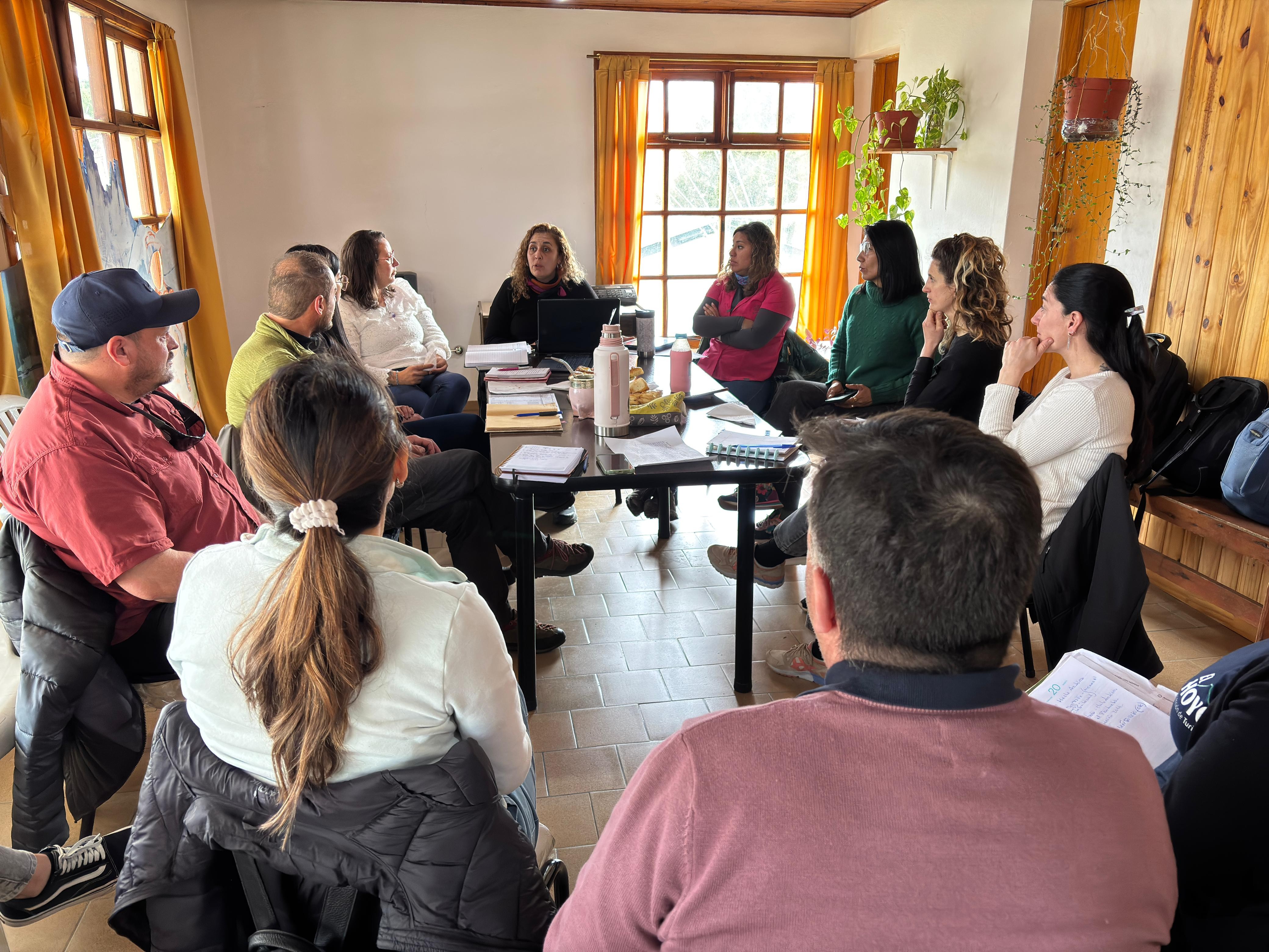 Provincia desarrolla la actividad de senderismo de montaña en la cordillera