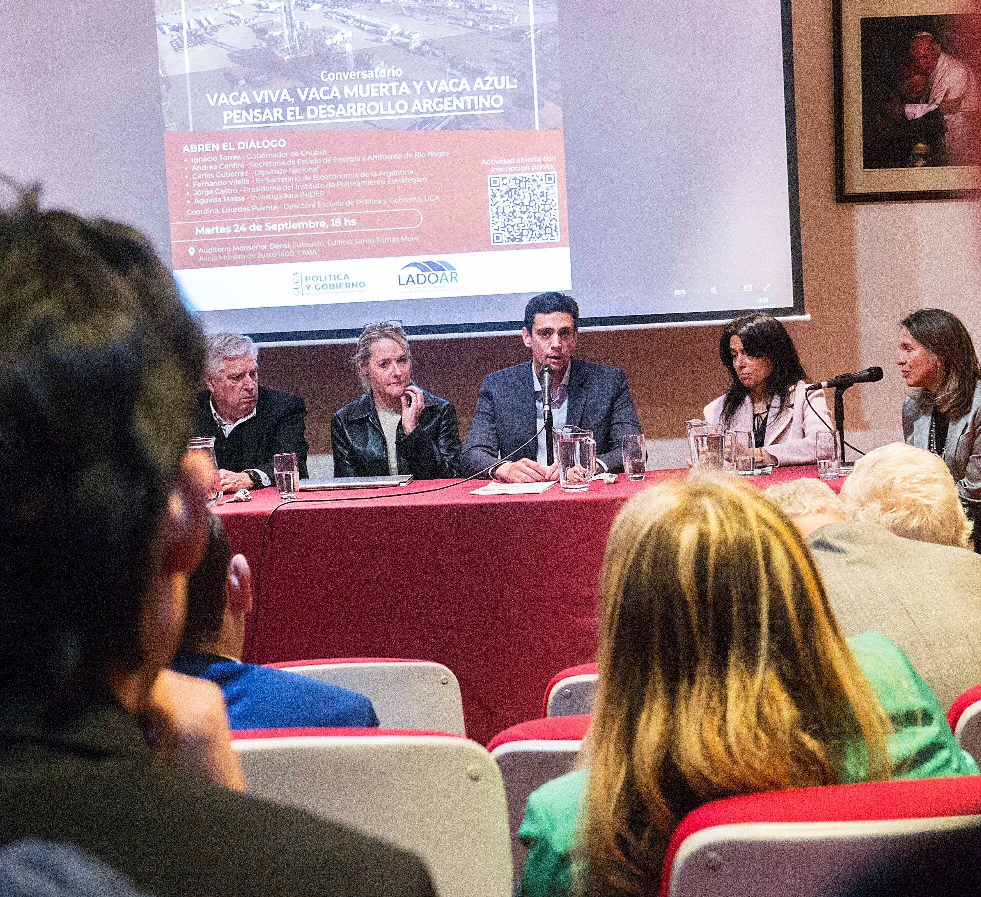 Foto 2 - Chubut en conversatorio hidrocarburos (Ponce).jpg