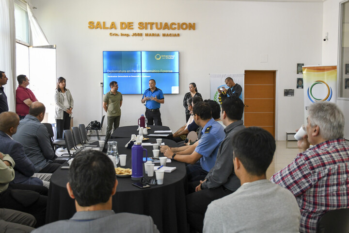 Foto 2 - Diplomatura en Perito Informático Forense UDC.jpg