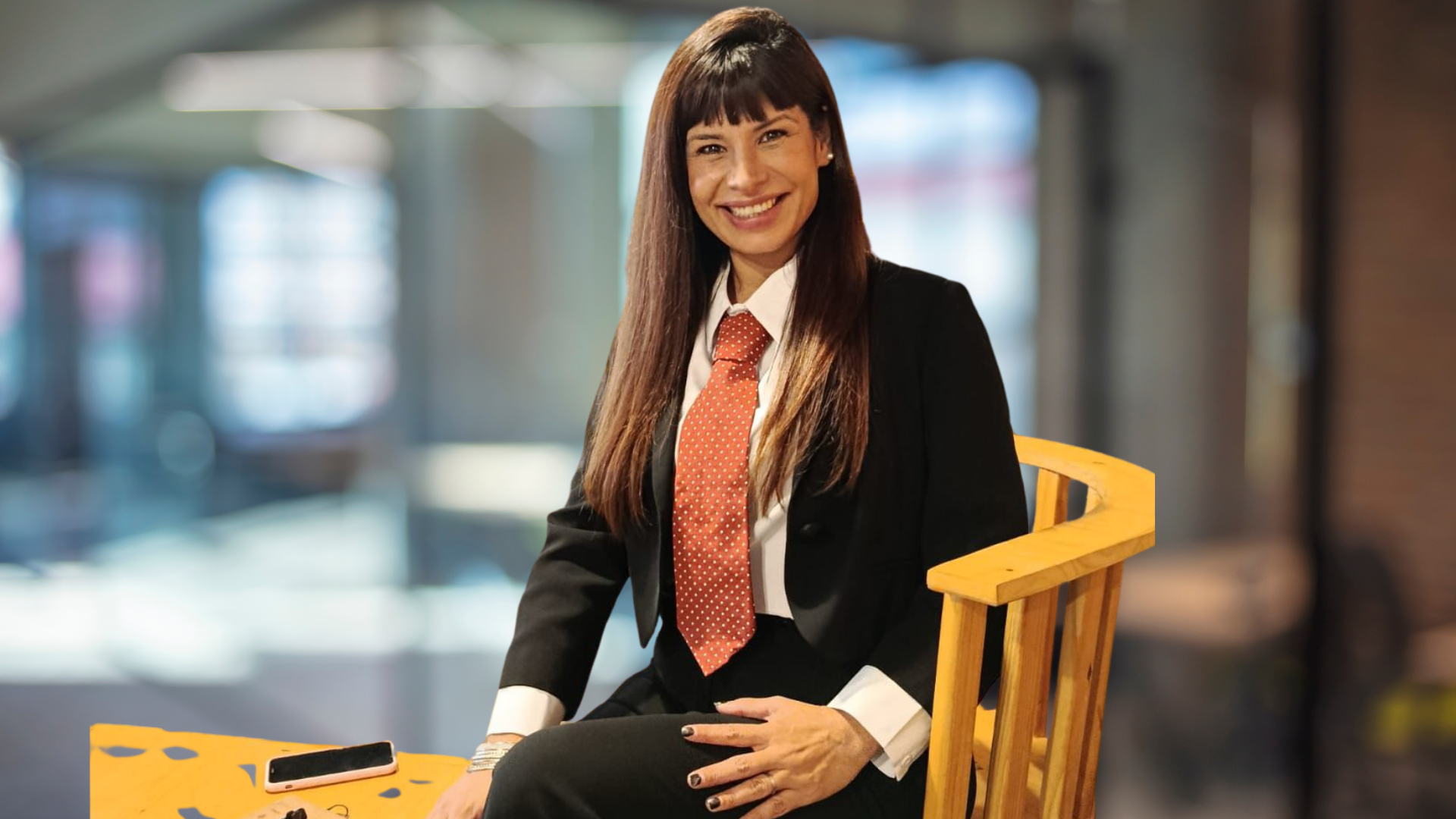 LAU CHAZARRETA LANZA “MODO LAU”: UNA NUEVA ETAPA EN LOS MEDIOS DIGITALES DE JOSÉ C. PAZ MODO LAU: Lau Chazarreta debuta con un nuevo ciclo y entrevista a Carolina Cardacci