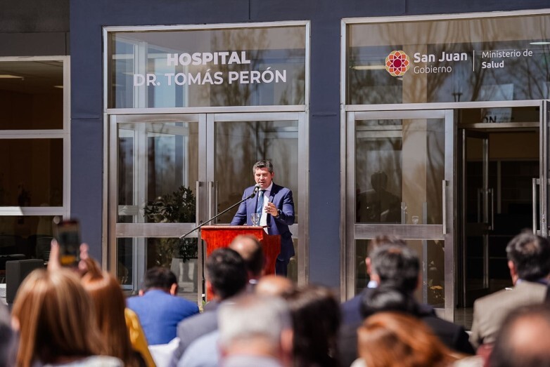 El gobernador Orrego puso en funciones el Hospital Tomás Perón de Iglesia