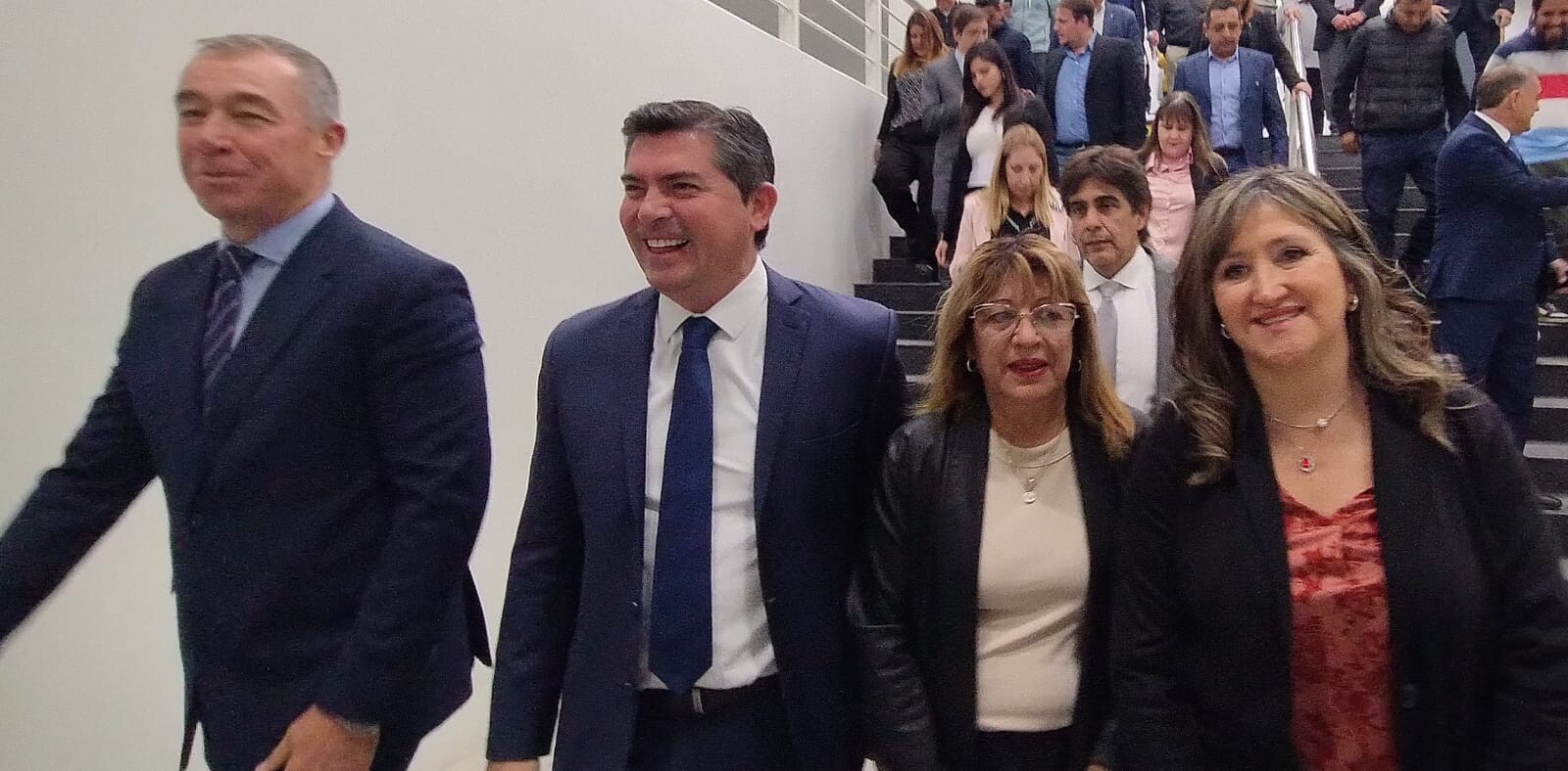 El Gobernador Orrego, entregó a casi 800 Alumnos de Nivel Primario, Netbooks