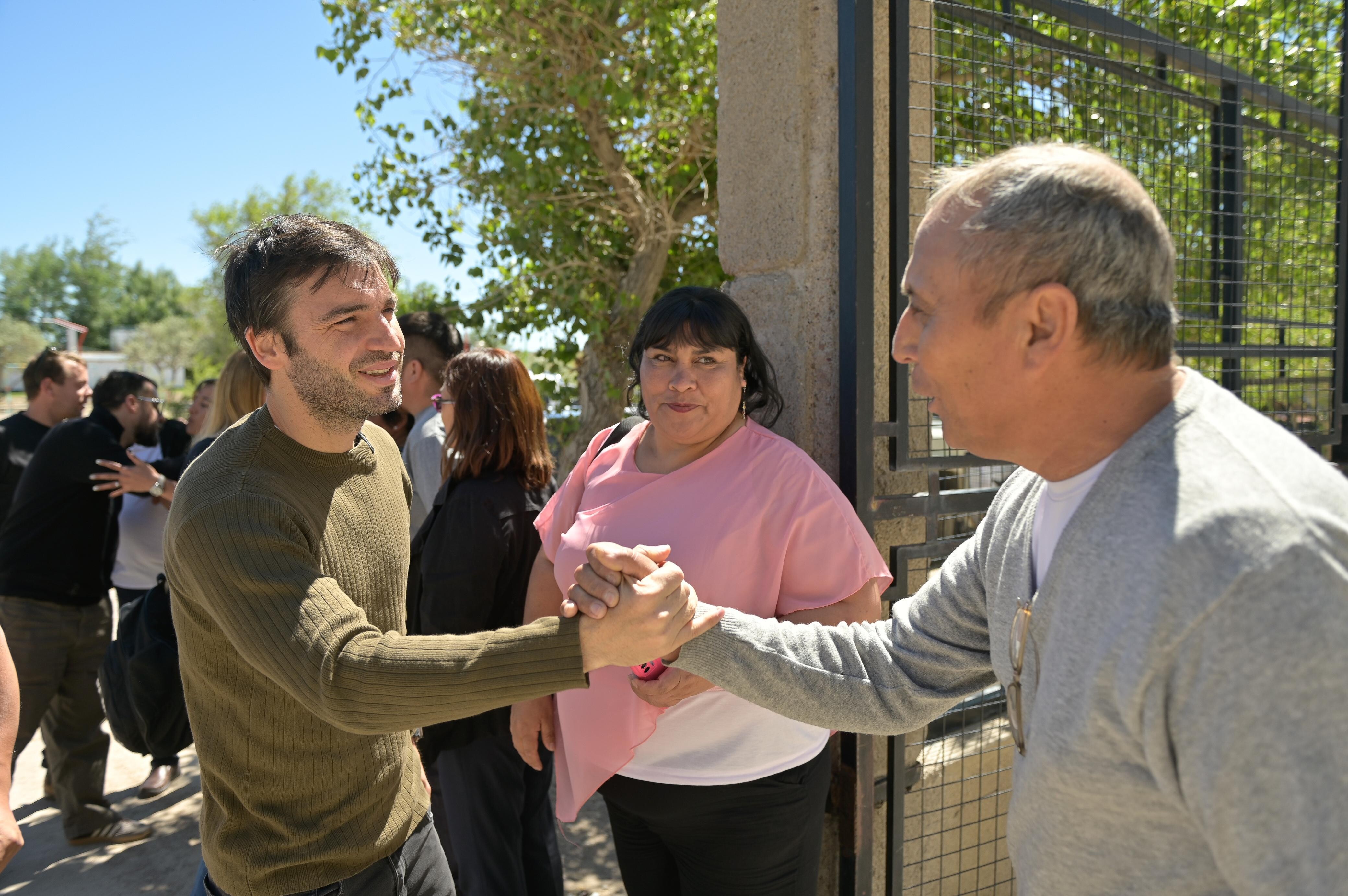 Torres y Papaiani compartieron un agasajo de fin de año junto a personas mayores de la Meseta