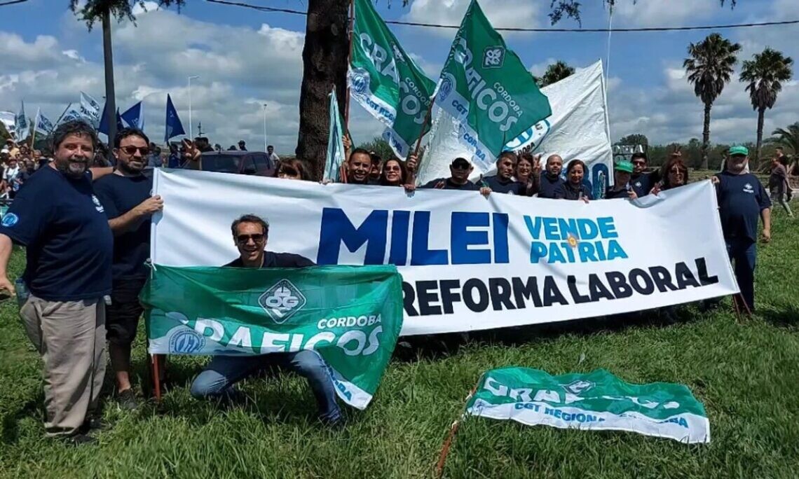 Gremios-estatales-protestan-en-el-acceso-a-Jesus-Maria-696a5c9fe43db-1140×684