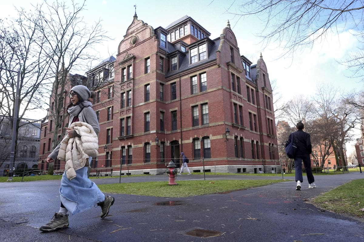 Harvard impugna veto de Trump que limita la llegada de estudiantes internacionales
