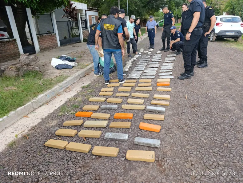 HOY.webp BARRIO LAGUNA BRAVA Corrientes: la Policía incautó un importante cargamento de marihuana