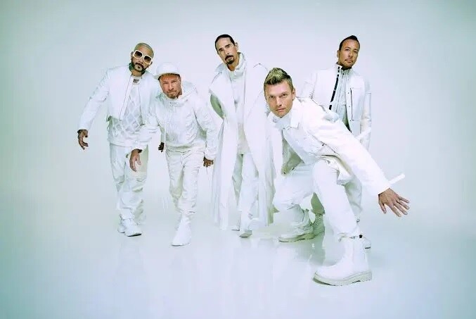 H.jpg Los Backstreet Boys recrean su icónico videoclip de “I Want It That Way” a 26 años de su estreno