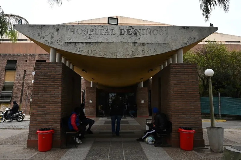 Cuál es el estado de salud del menor hallado inconsciente en Bulevar