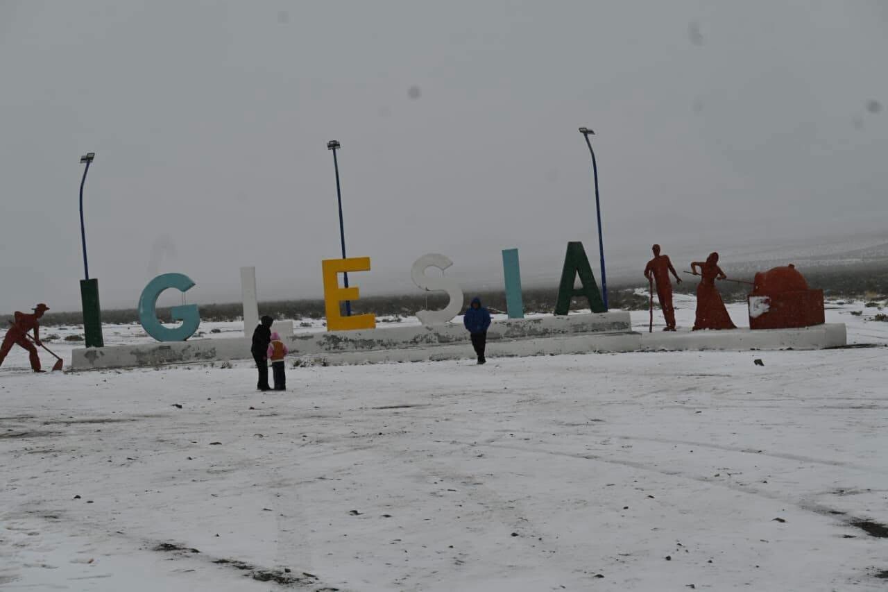 IGLESIA te recibe con una postal de blanca nieve
