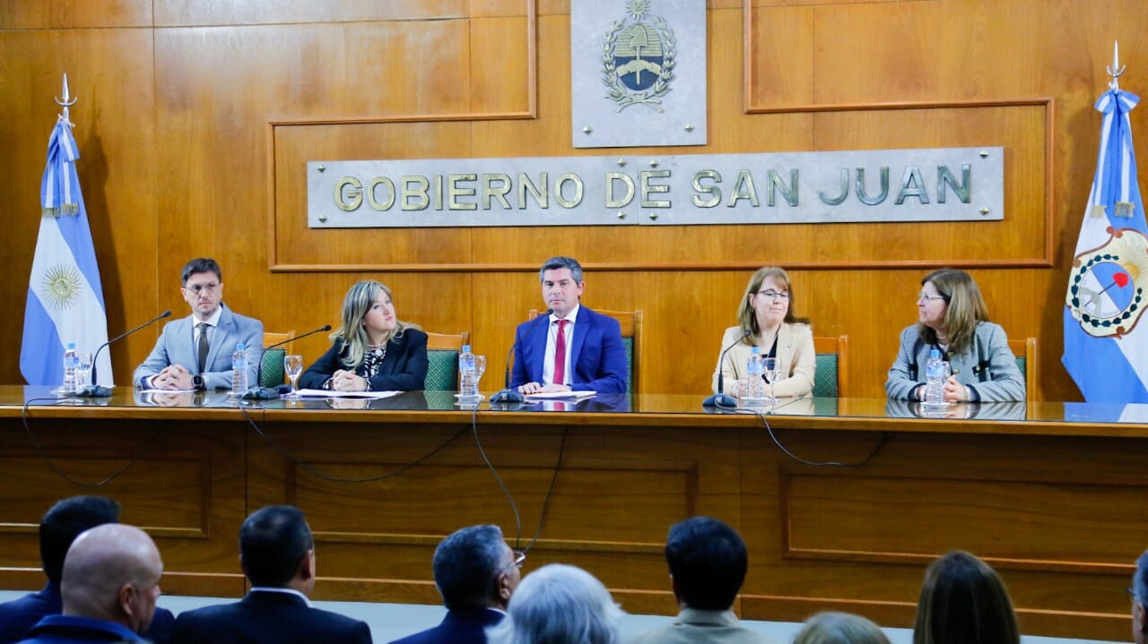 IMG-20240903-WA0006(1).jpg Orrego anunció el lanzamiento de aulas tecnológicas para potenciar la educación en 5 departamentos