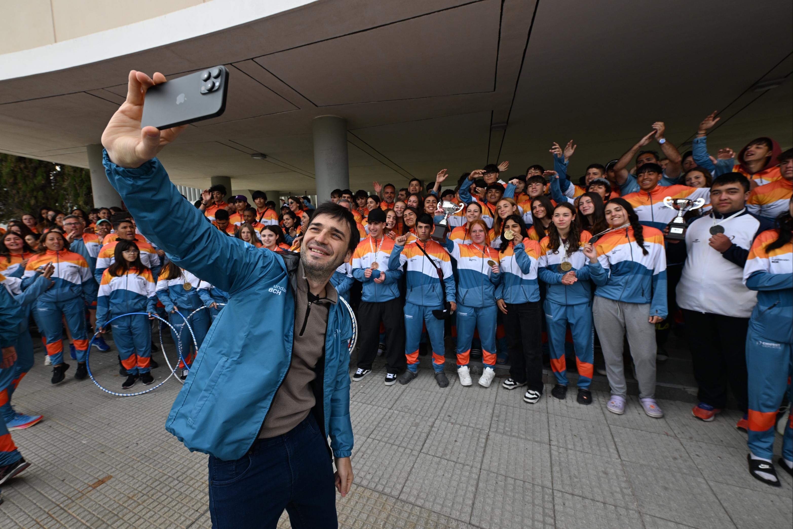 IMG-20241110-WA0015.jpg Torres recibió a más de 350 jóvenes que participaron de los Juegos Evita: “Son un orgullo para nuestra provincia”