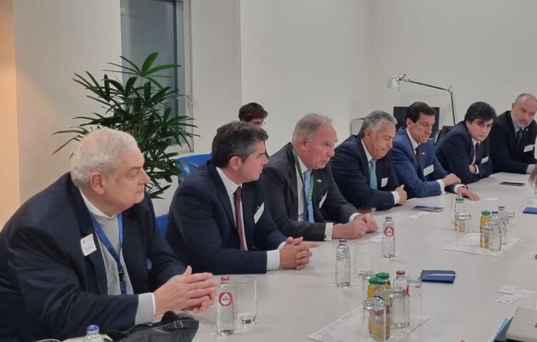 IMG-20241212-WA0077.jpg El gobernador se reunió con el Parlamento Europeo