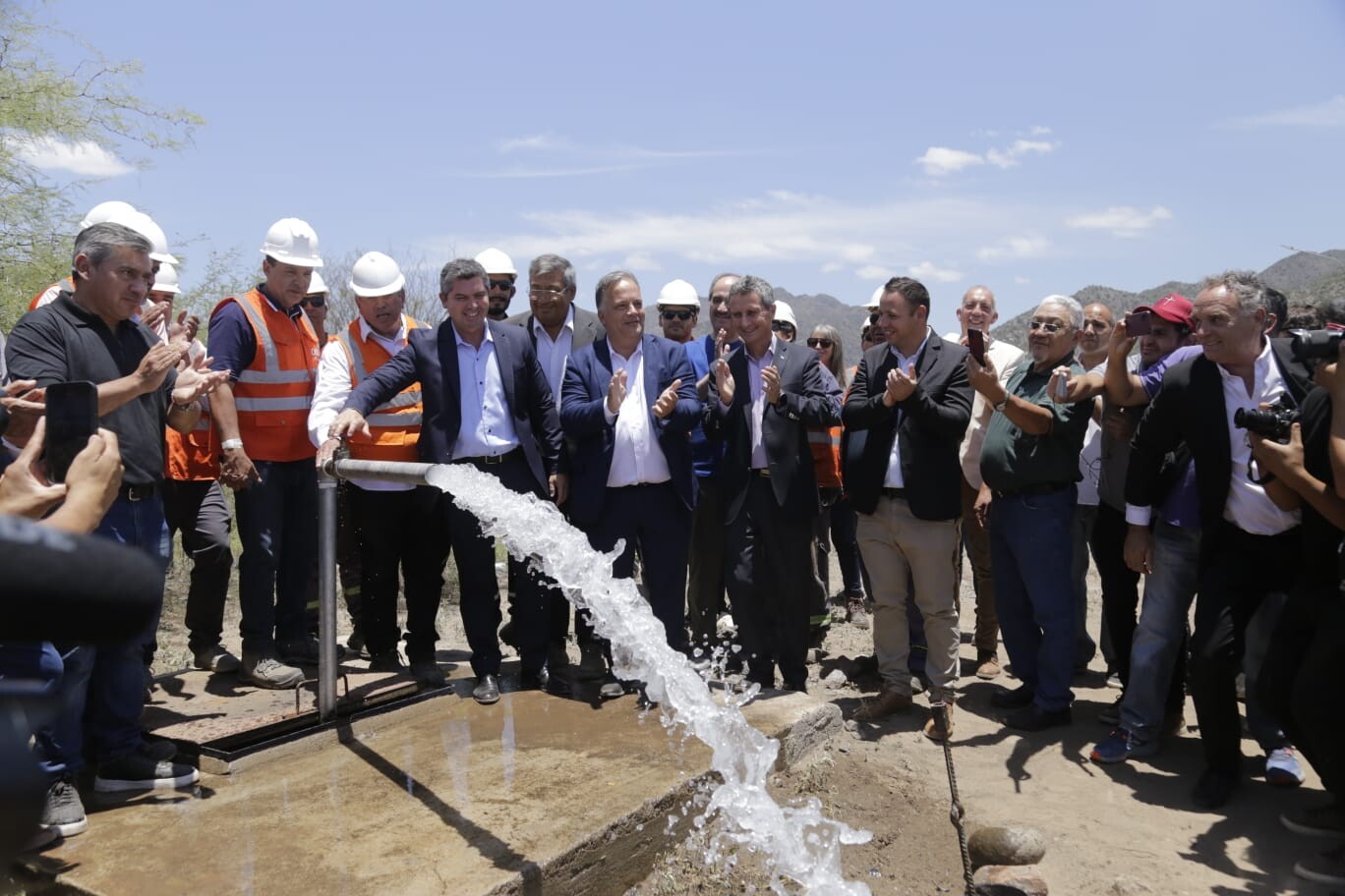IMG-20241218-WA0007.jpg Orrego inauguró obras clave para mejorar el servicio de agua potable en Valle Fértil.