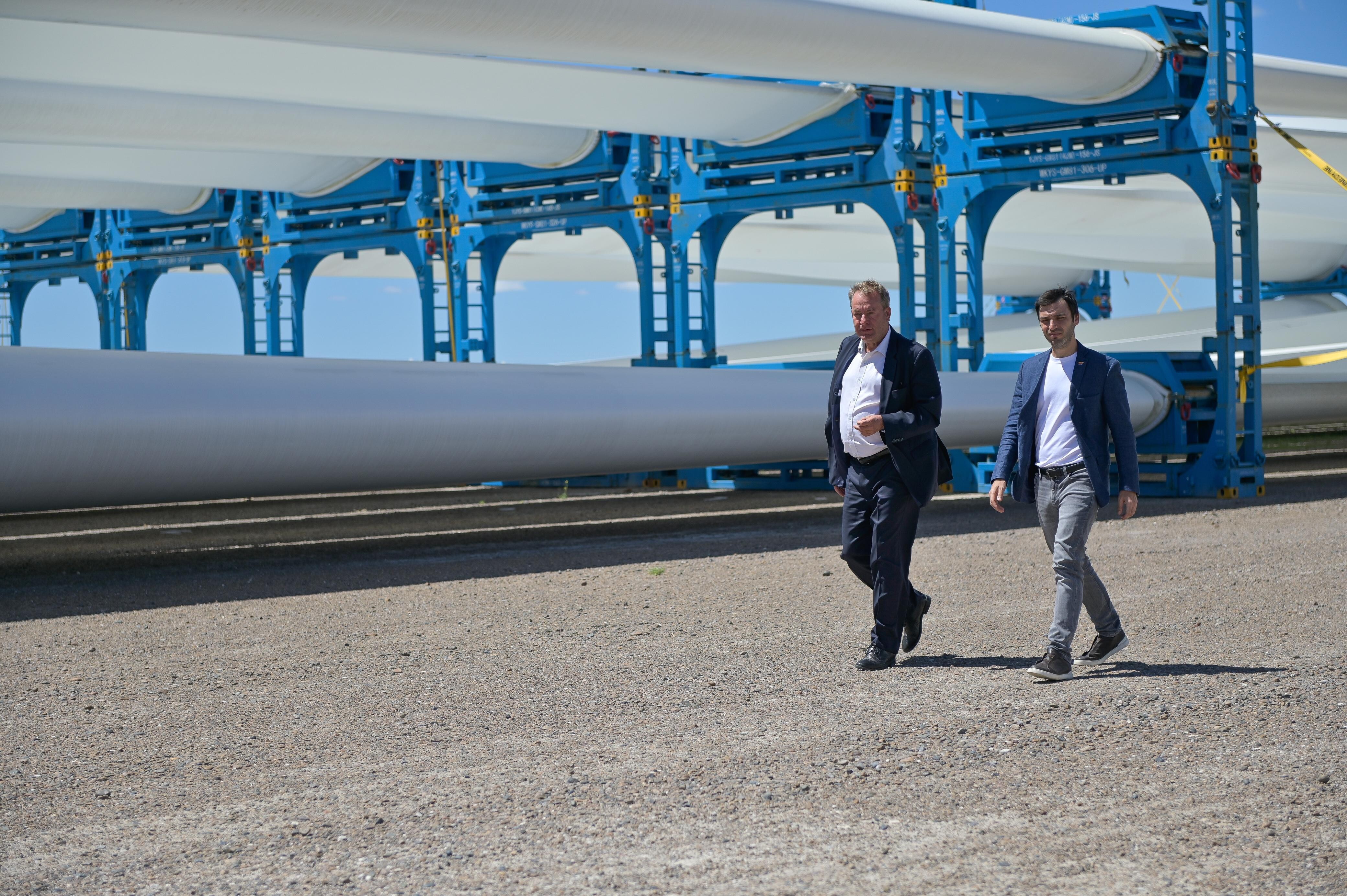Torres destacó la inversión para la ampliación del Parque Eólico de Aluar